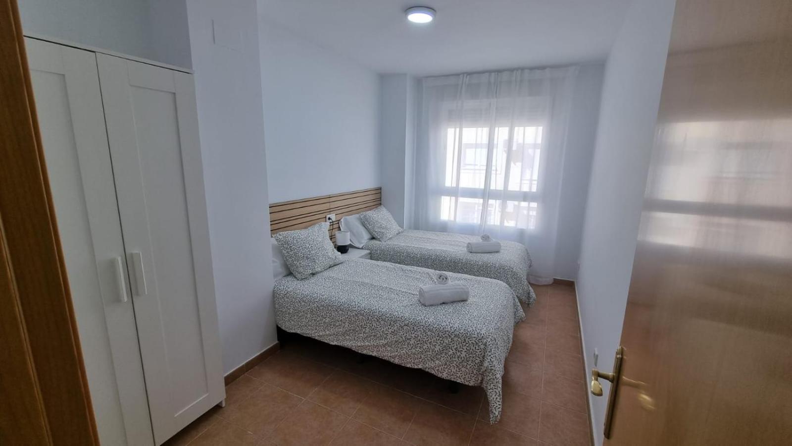 Moderno Apartamento 3 Dormitorios, Garaje Y Piscina La Algaba Exteriör bild